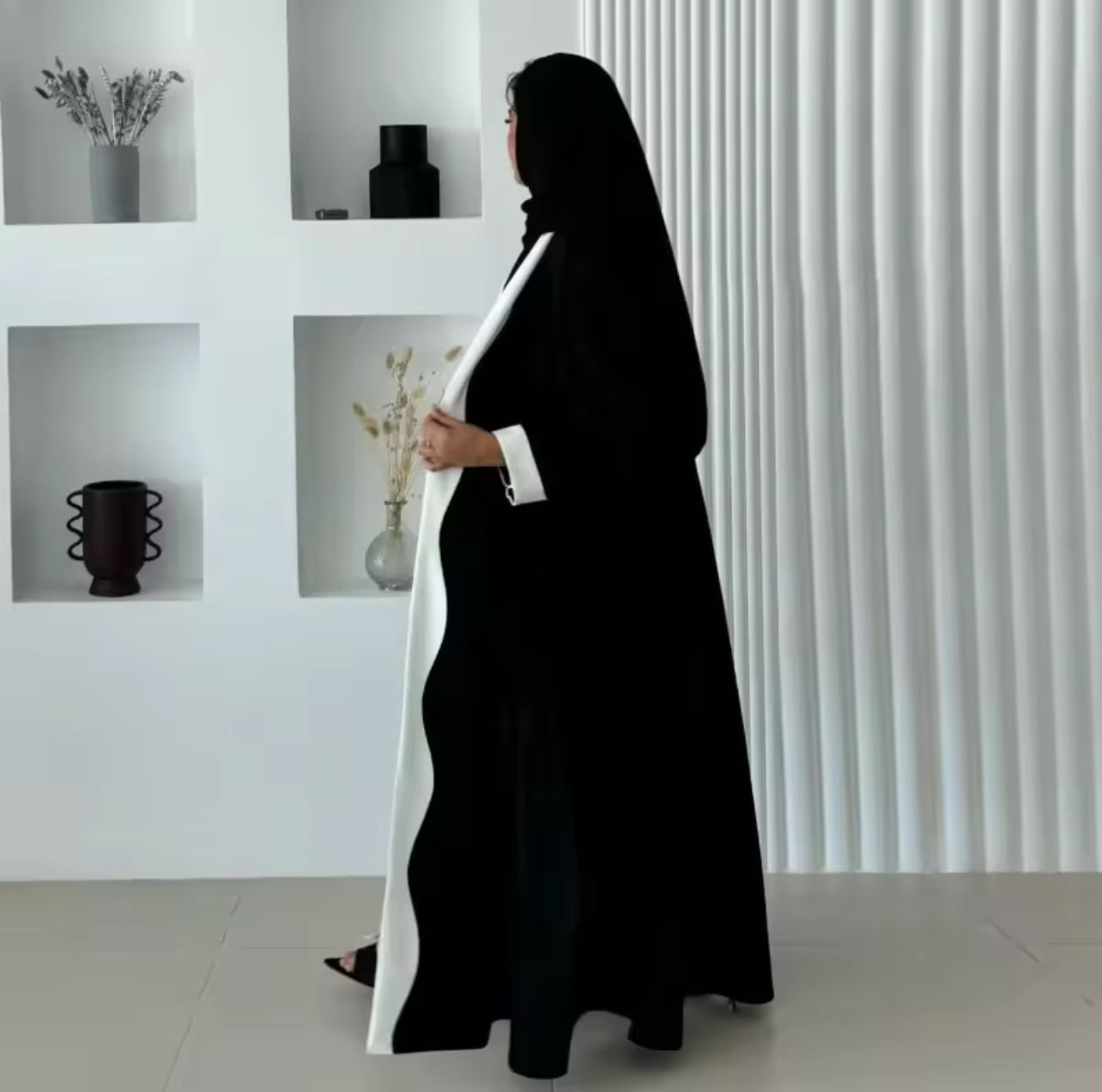 Noir Line Abaya