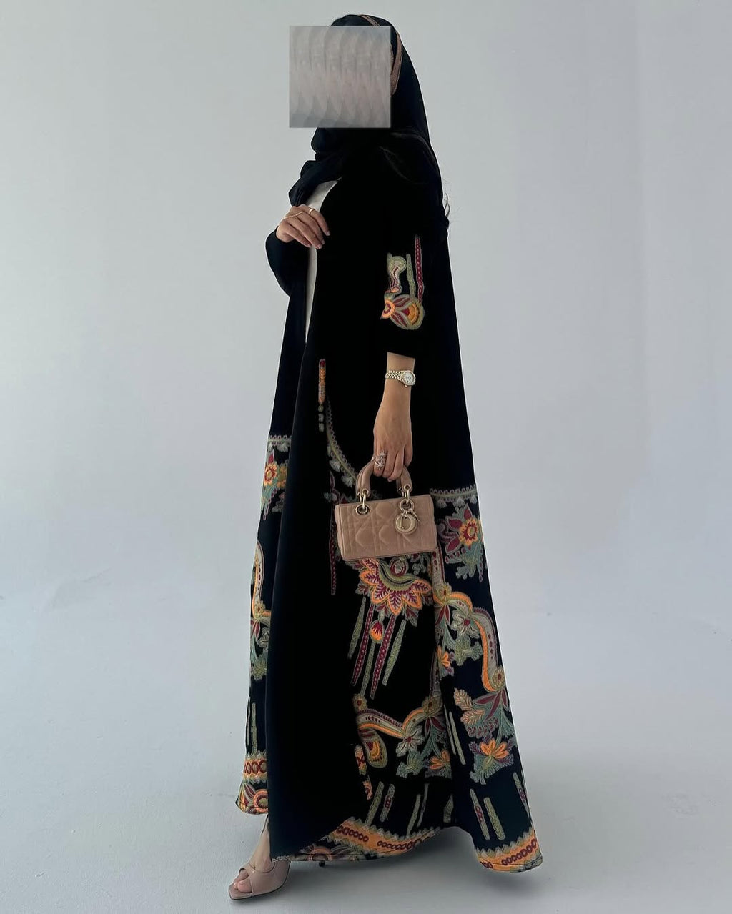 Layali Abaya (ليالي)