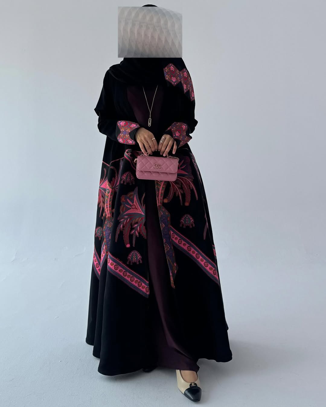 Yaqeen Abaya (يقين)