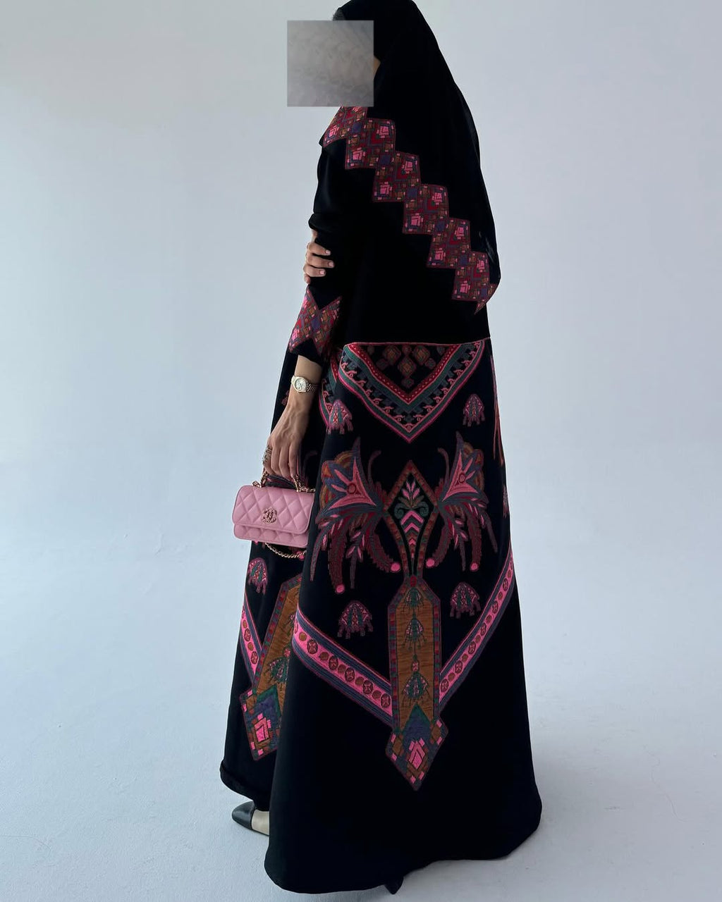 Yaqeen Abaya (يقين)